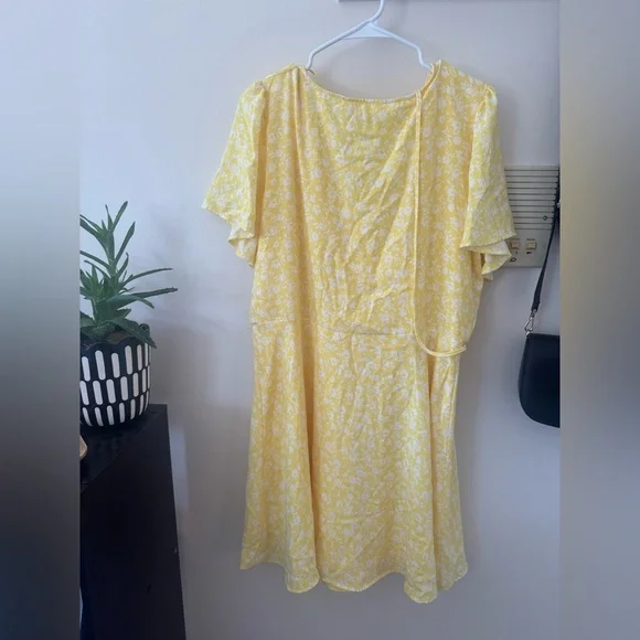 LC Lauren Conrad Yellow Floral Midi Dress - Picture 2 of 4